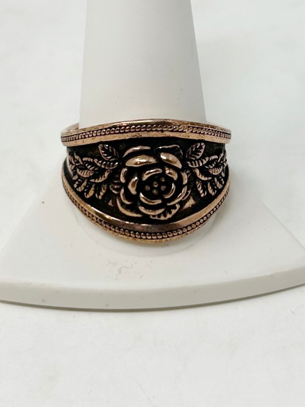 Unmarked Woman’s Ring sz 13 Copper Rose Southwestern Native Floral 8.5gr
